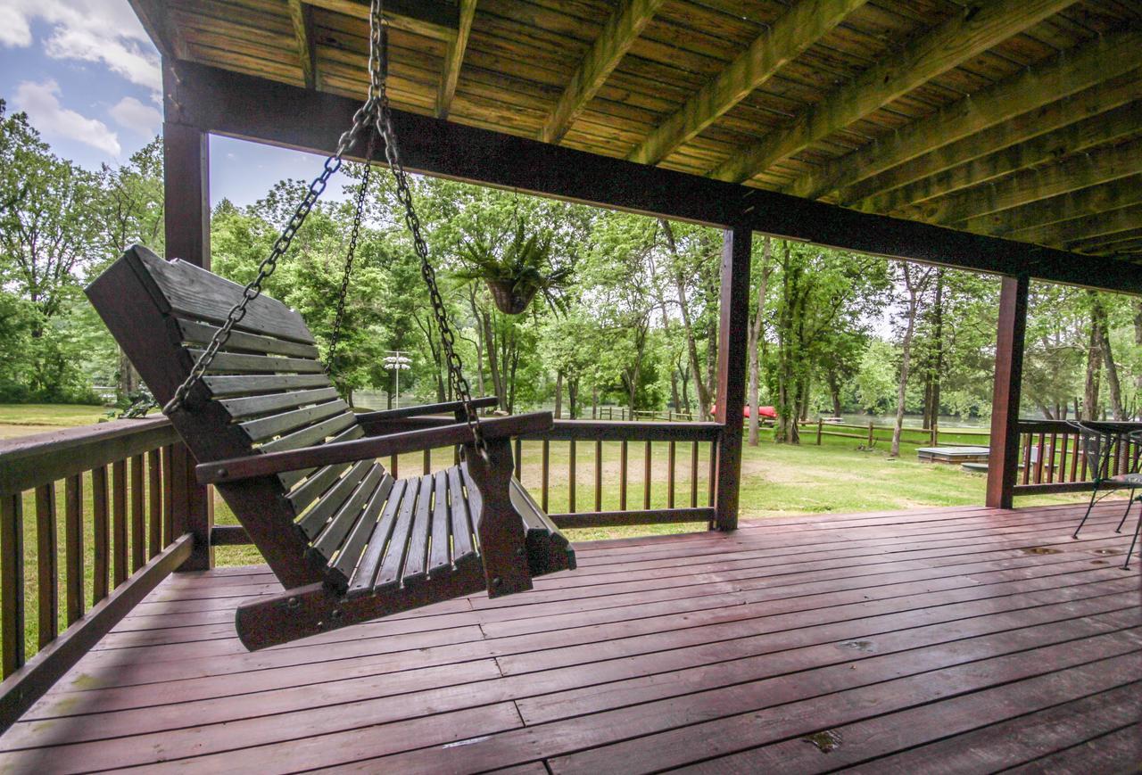 Bear Valley- Riverfront With Hot Tub! Luray Exterior photo