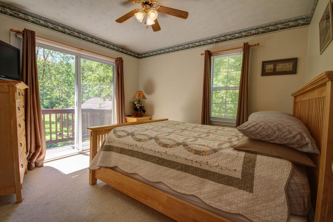 Bear Valley- Riverfront With Hot Tub! Luray Exterior photo