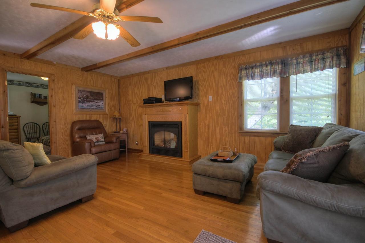 Bear Valley- Riverfront With Hot Tub! Luray Exterior photo